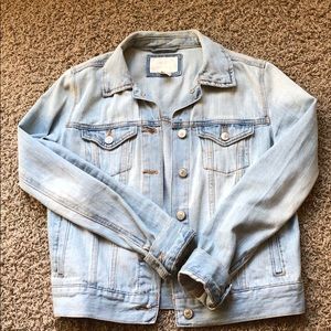 Light wash denim jacket!